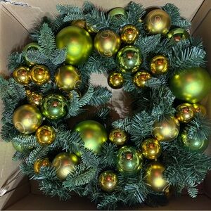 Pottery Barn Green and Gold Holiday Wreath NWOT!